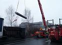 LKW Anhaenger umgekippt Koeln Niehl Geestemuenderstr Industriestr P55